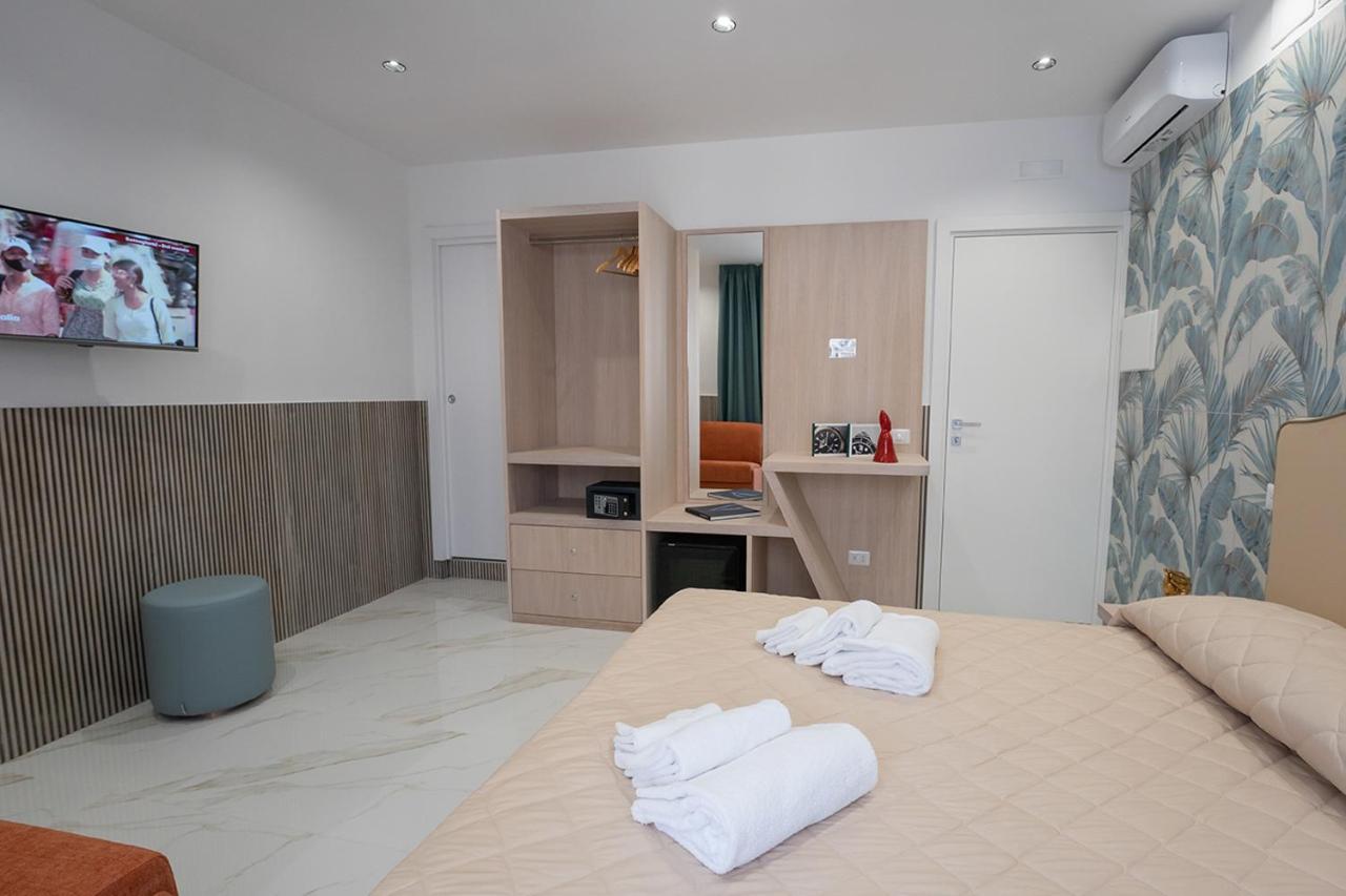 Greros H. Rooms Napoli Centro By Clapa Group Dislocated Hospitality Nápoles Exterior foto