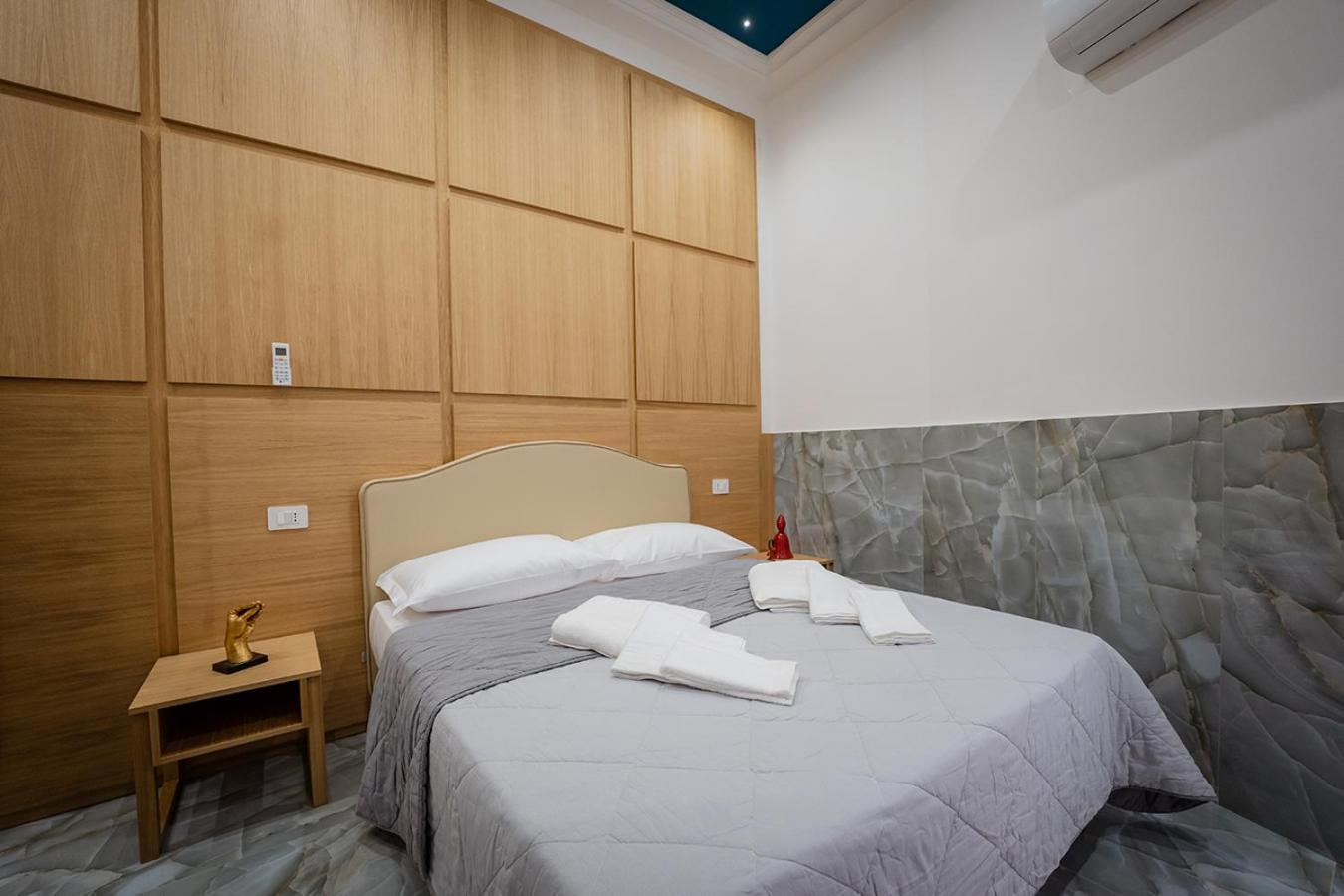 Greros H. Rooms Napoli Centro By Clapa Group Dislocated Hospitality Nápoles Exterior foto